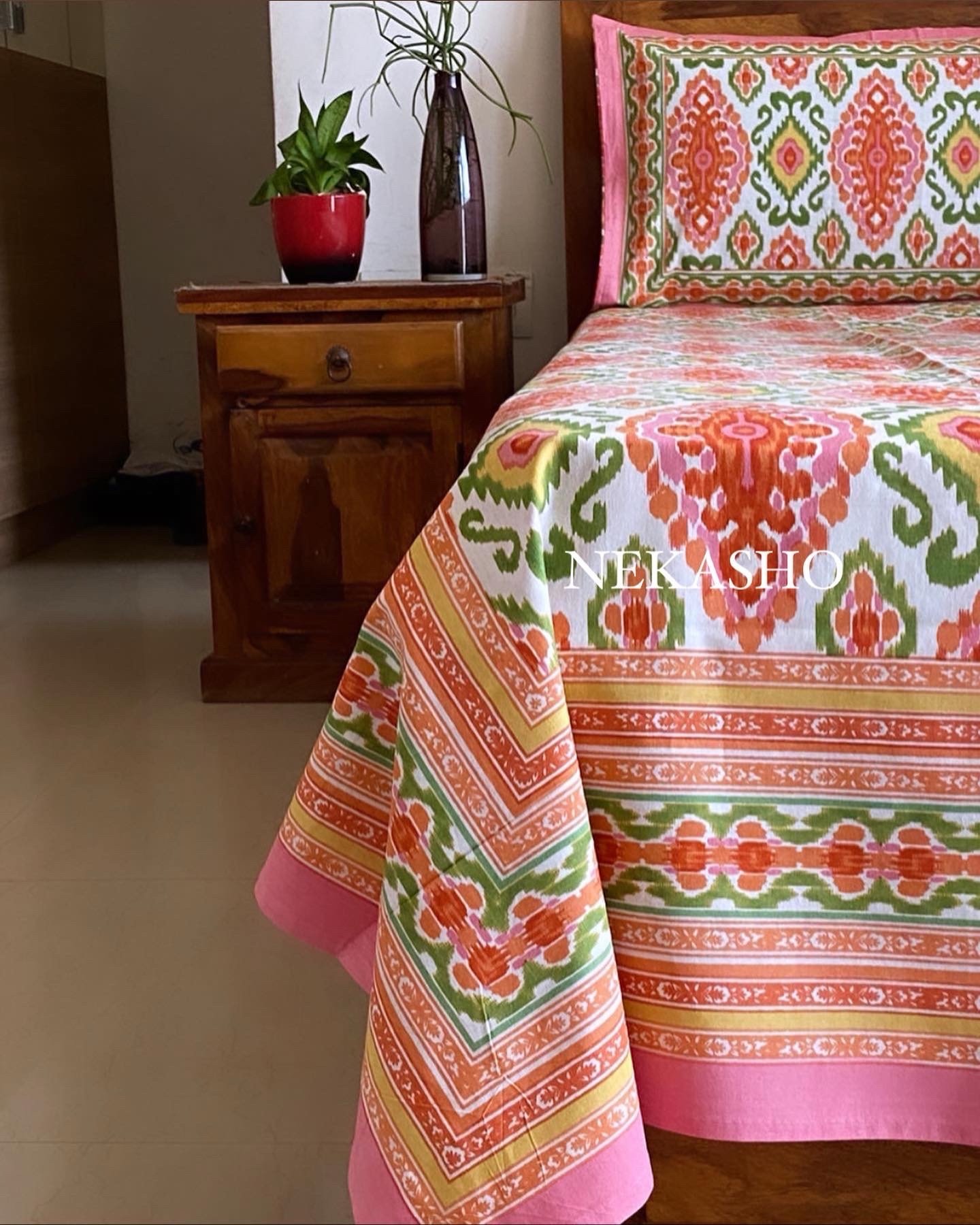 1f8df412-f6be-4fba-8d44-01961a8d22d6 Ikkat Cotton Bedsheet - Image 1