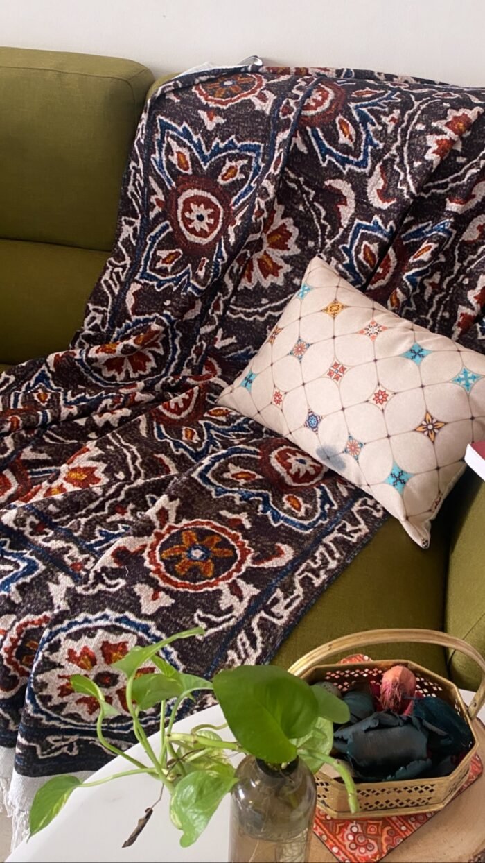 4f7fa6f0-0423-48db-b7e2-5fd49c029bc4 Girnar Handwoven Throw - Image 3