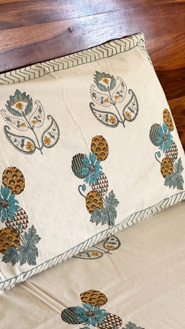 a975f4fe-d351-4ad6-8fb4-29b9e009cdb4 Saanjh Handblocked Bedsheet - Image 6