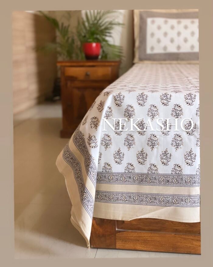 img_4124 Rang Handblocked Super King Size Bedsheet - Image 2