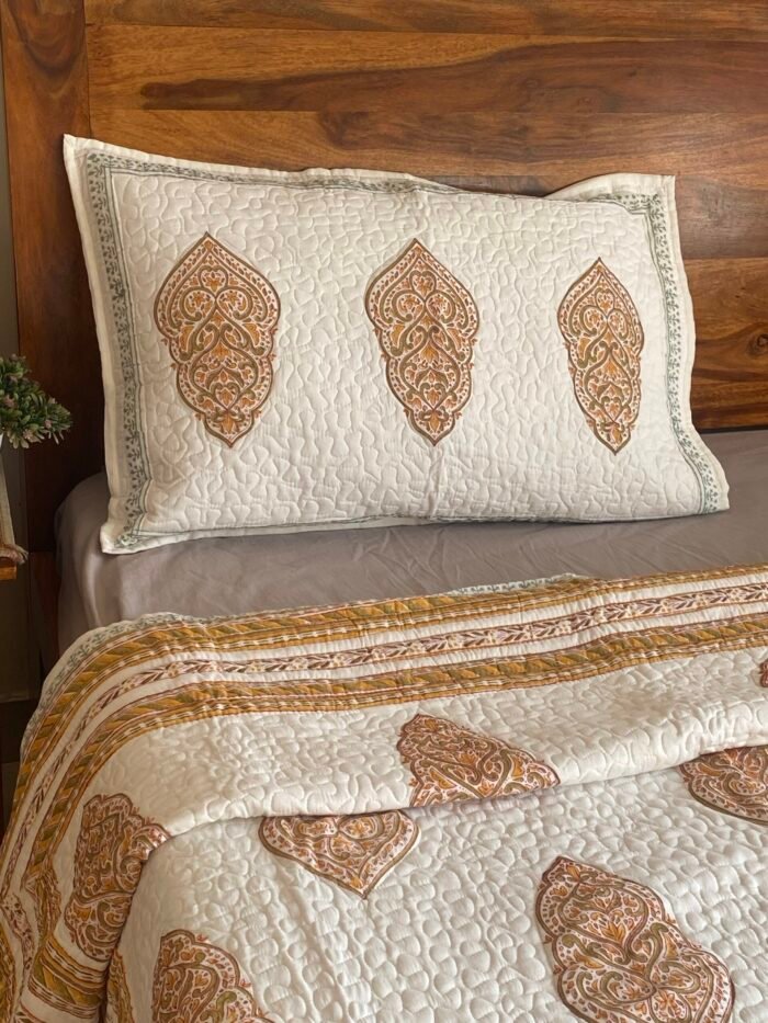 img_5569 Ratan Handblocked Premium Quilted Bedcover - Image 5