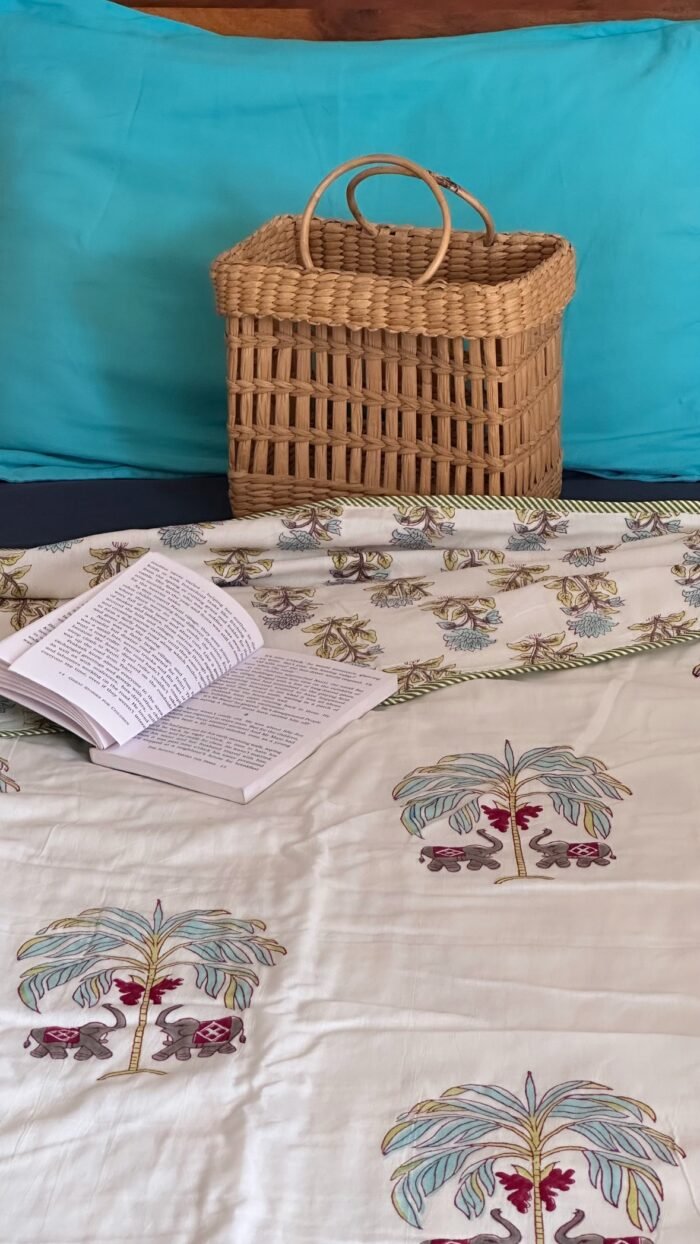 45428154-8eba-4a1c-985f-6e9b344dba34 Premium Handblocked King Size Reversible Dohar - Image 3