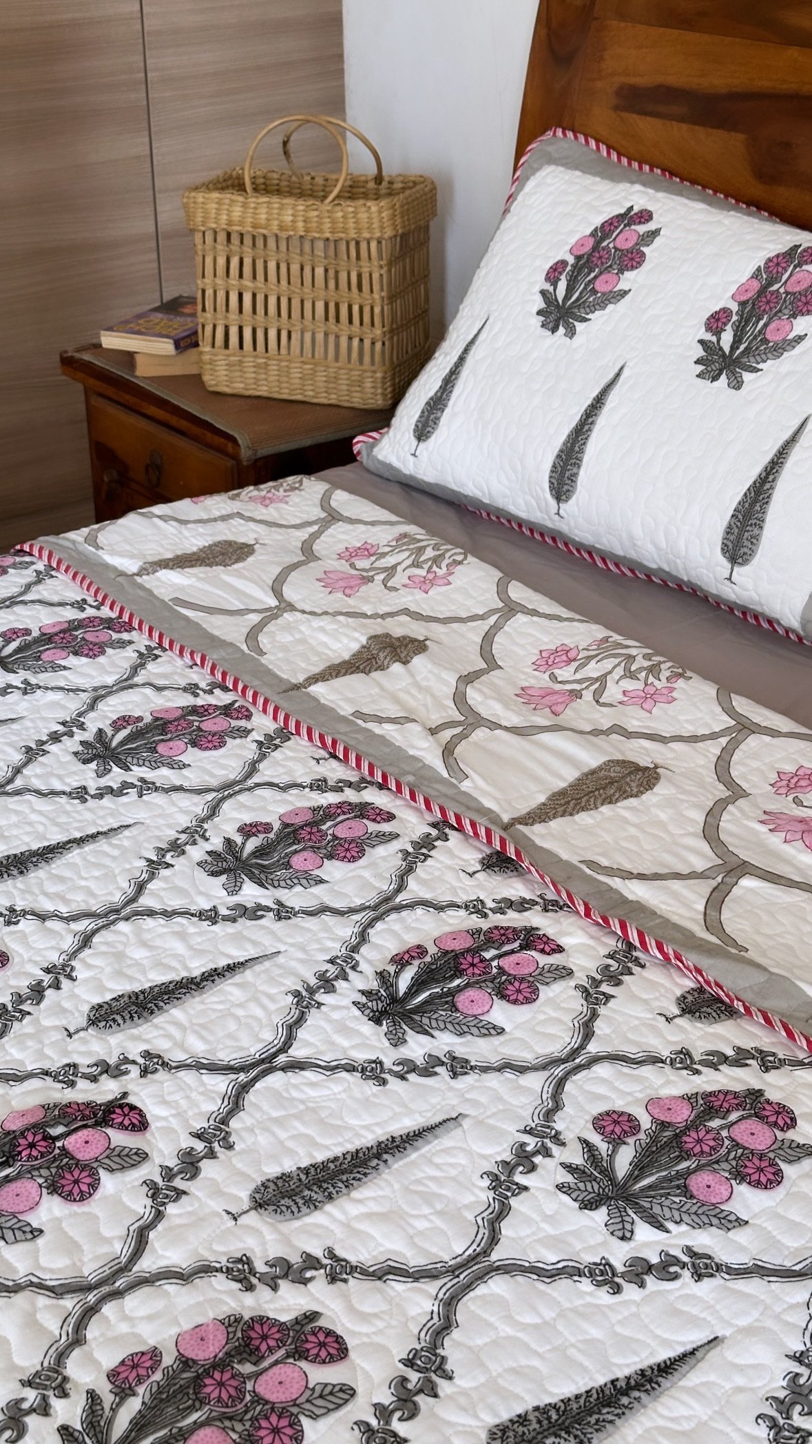 8e88f2ad-8462-4c7d-b439-0e7cb8631b91 Grey-Pink Bouquet Reversible Quilted Bedcover - Image 1