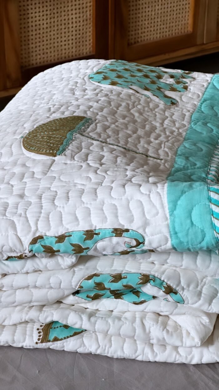 f430df61-4df0-4119-9986-469f5a4eb836 Gajraj Handblocked Super King Size Bedcover - Image 4