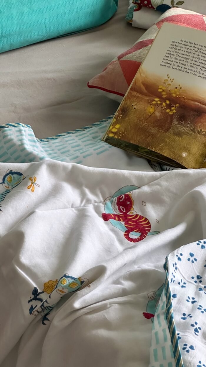 7ce63fcb-d8a9-4d8c-8965-bf816a9498cd Cute Tiger Handblocked Reversible Dohar - Image 7