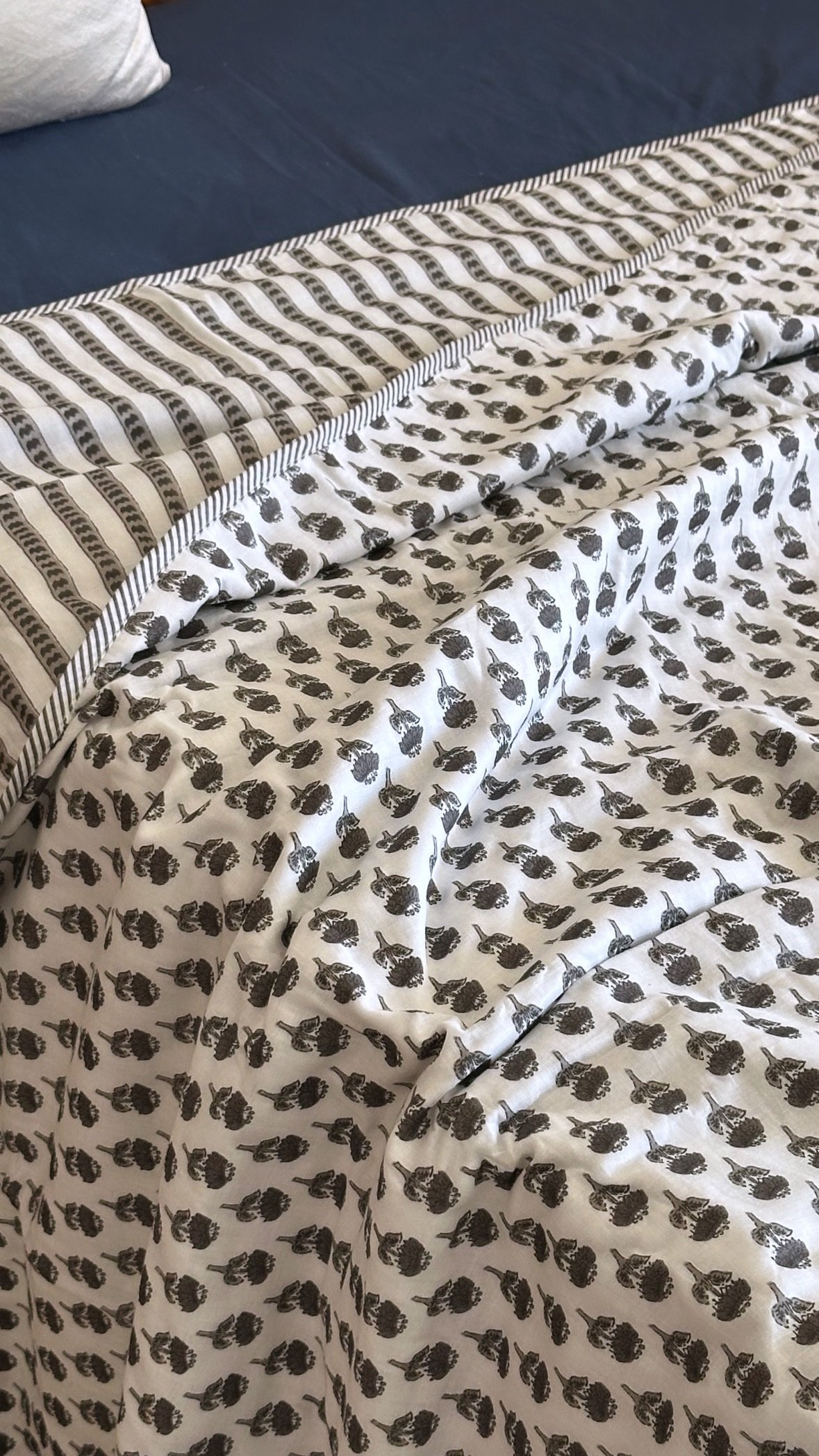 906436f9-9acc-420c-b6f0-d4a9ce1f48b3 Double King Size Reversible Dohar - Image 1