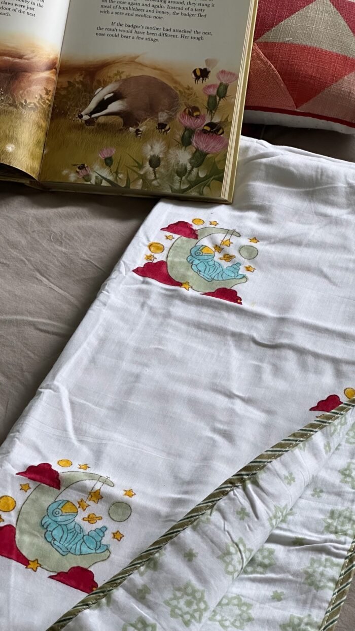 Chanda Mama Handblocked Reversible Dohar - Image 4