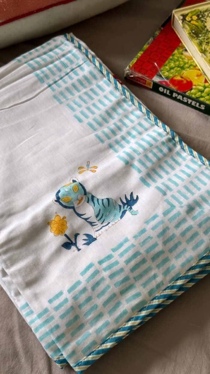 eaa2c0ba-c667-44cb-9327-b72e9ef750a9 Cute Tiger Handblocked Reversible Dohar - Image 5