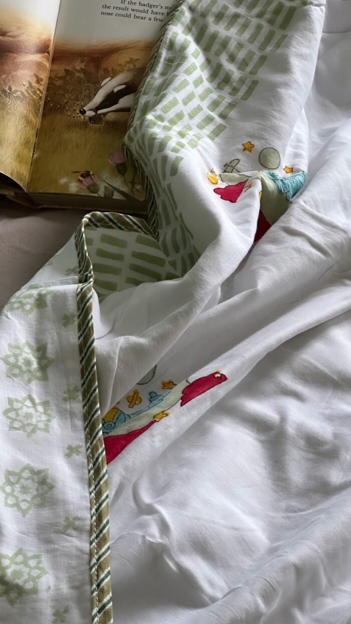 Chanda Mama Handblocked Reversible Dohar - Image 3