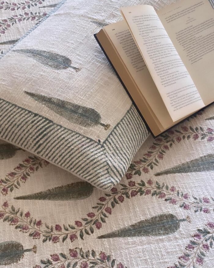 0a7dccb5-e8d5-4071-8cd2-384ebdd1334a Handwoven Handblocked Bedcover - Image 1