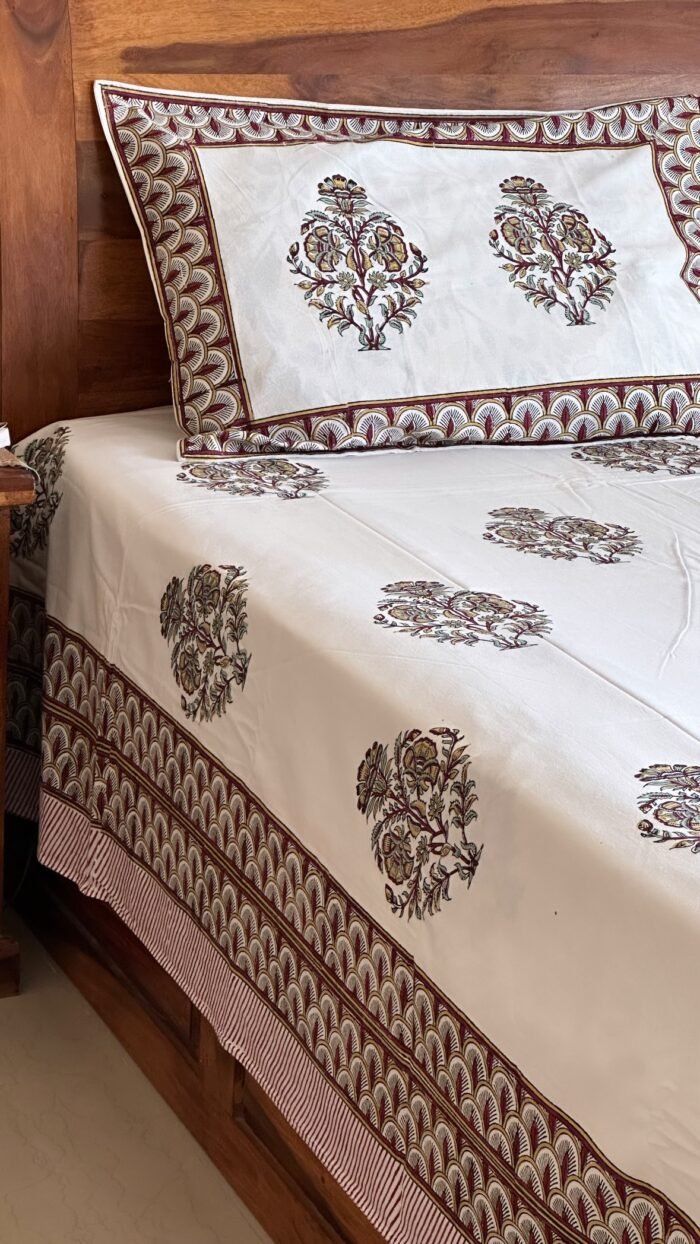 4d0d4a70-903e-4a95-bc3a-78af3e860f1e Tale of Motifs Handblocked Super King Size Bedsheet - Image 2