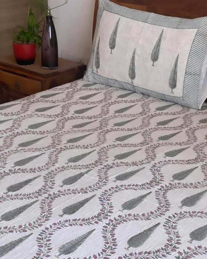 4ebc5942-d8d9-497b-865b-fc4bdc2122ea Handwoven Handblocked Bedcover - Image 3