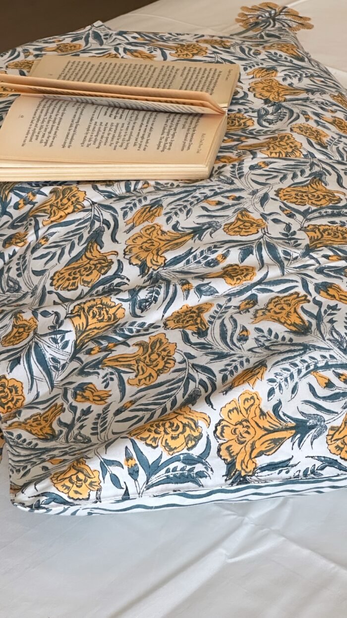 57dc65e2-0d70-4ff3-9901-ee01bf3b2bb2 Gulzaar Super King Size Bedsheet - Image 5