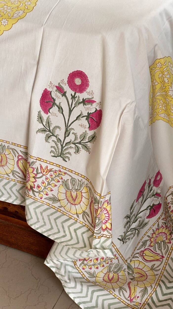 Gulzaar Premium Super King Size Bedsheet - Image 3