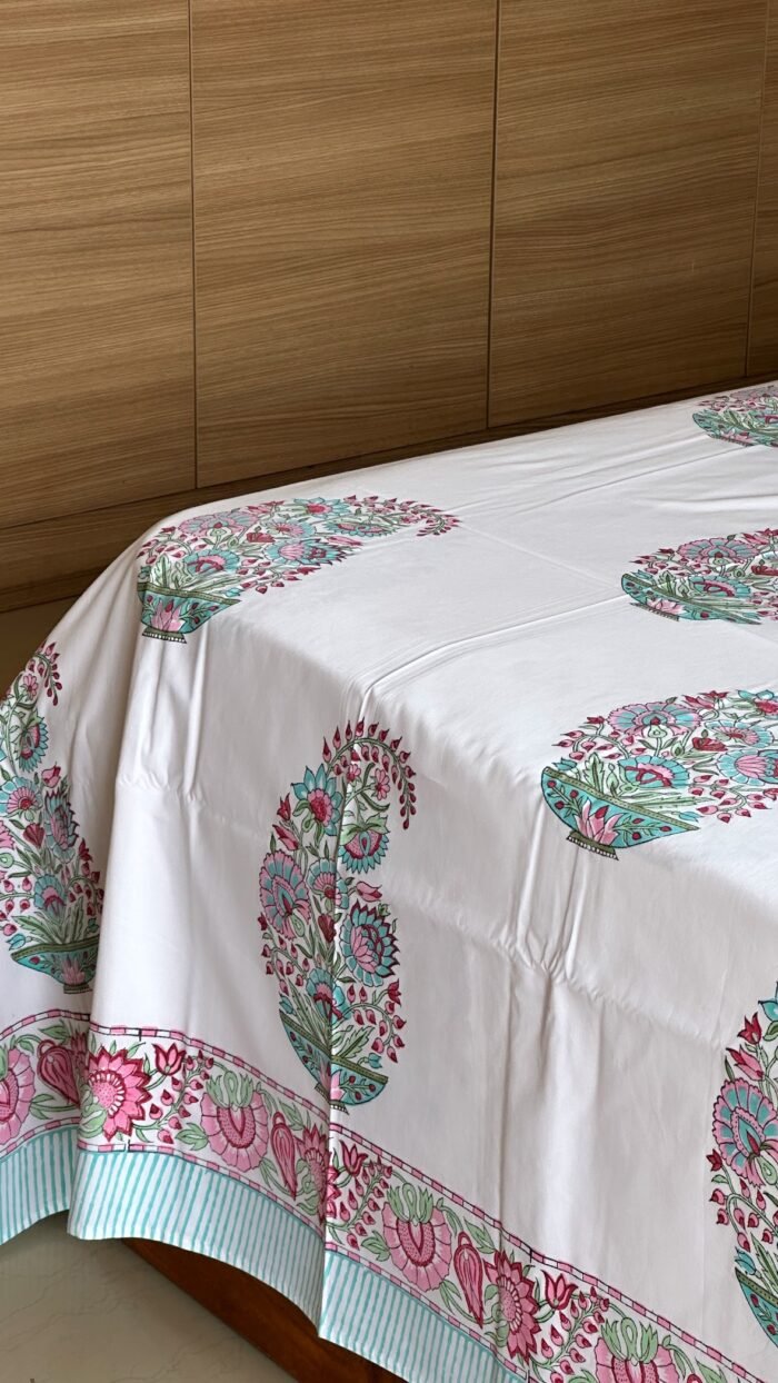 60792328-3e28-45e9-acfd-dd328c36d913 Gulzaar Super King Size Bedsheet - Image 4