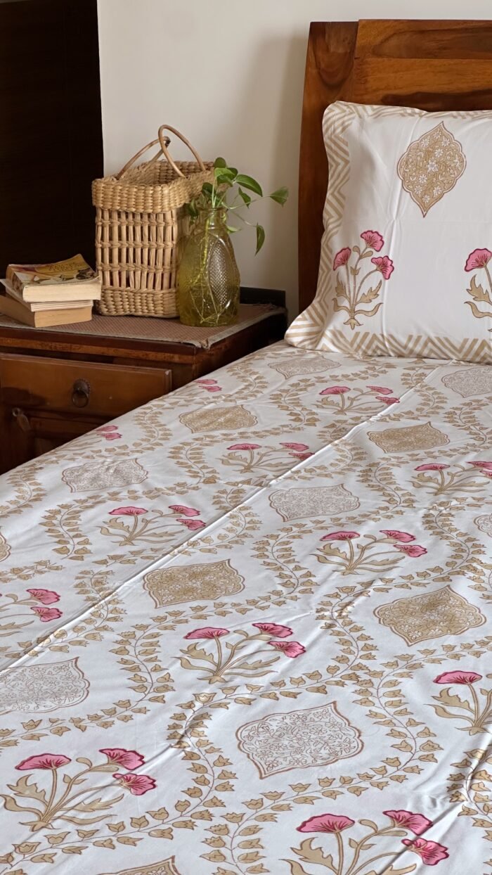 68633eac-33ee-4aa1-bc01-d809ba49dd11 Gulzaar Premium Super King Size Bedsheet - Image 5
