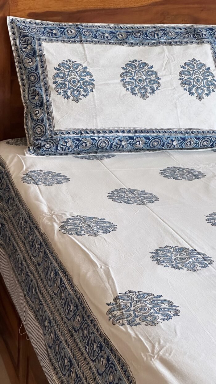 877d4337-edf5-4dea-9c93-171cd370dfd4 Neela Gul Handblocked Super King Size Cotton Bedsheet - Image 7