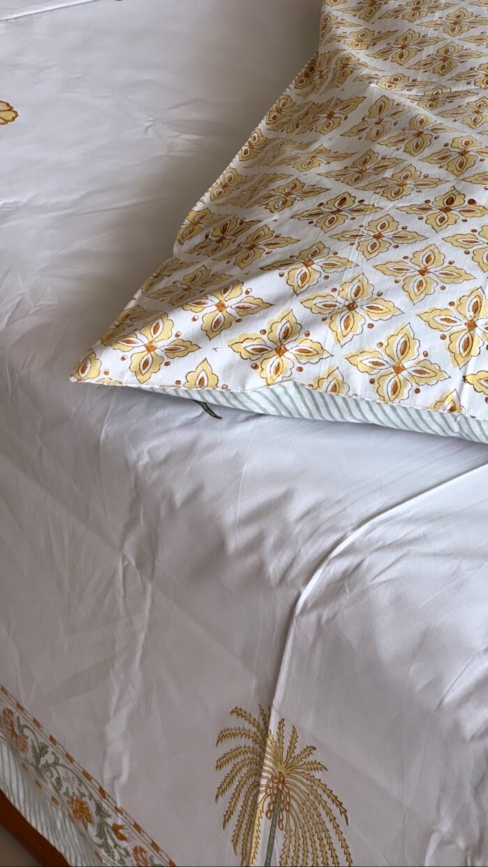 Gulzaar Premium Super King Bedsheet - Image 3