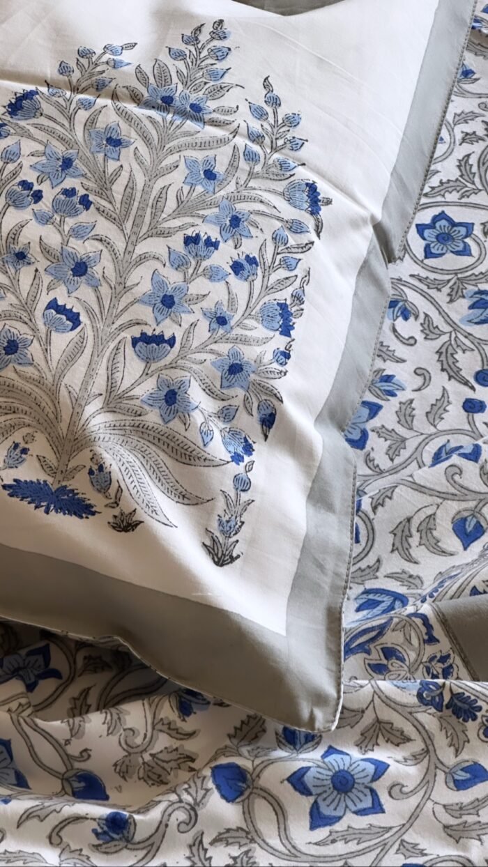 8b95901e-10c6-42fe-8906-1edfb4cb0bca Gulzaar Premium Super King Size Bedsheet - Image 5