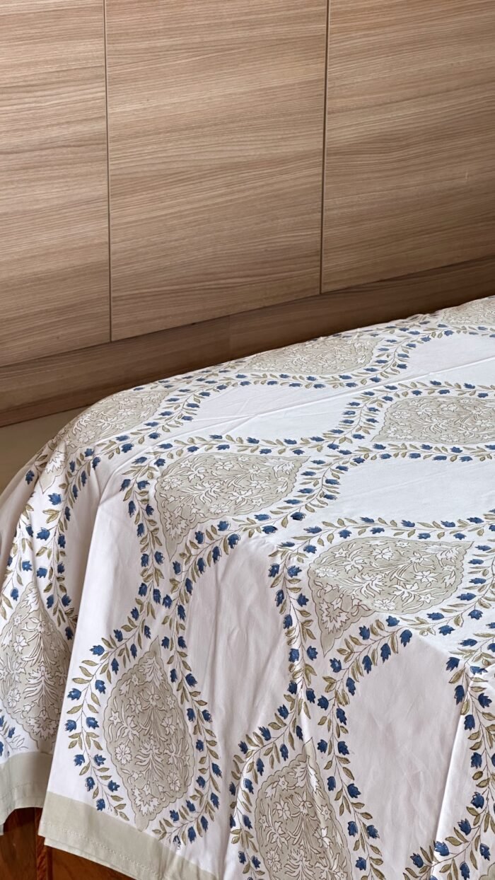 Gulnaar Premium King Size Bedsheet - Image 4