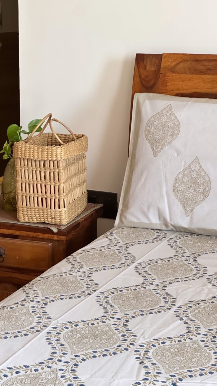Gulnaar Premium King Size Bedsheet - Image 5