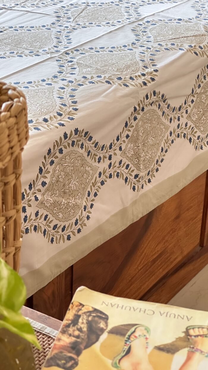 Gulnaar Premium King Size Bedsheet - Image 3