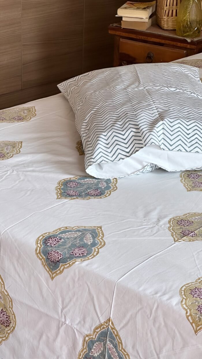 Gulnaar Premium King Size Bedsheet - Image 8
