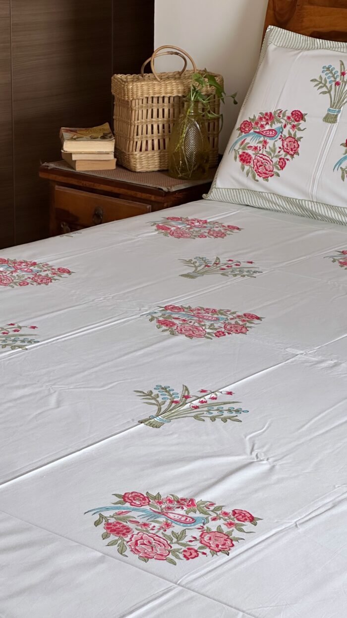 bffd1784-99db-4f08-badc-02f556310eab Gulzaar Premium Super King Size Bedsheet - Image 5
