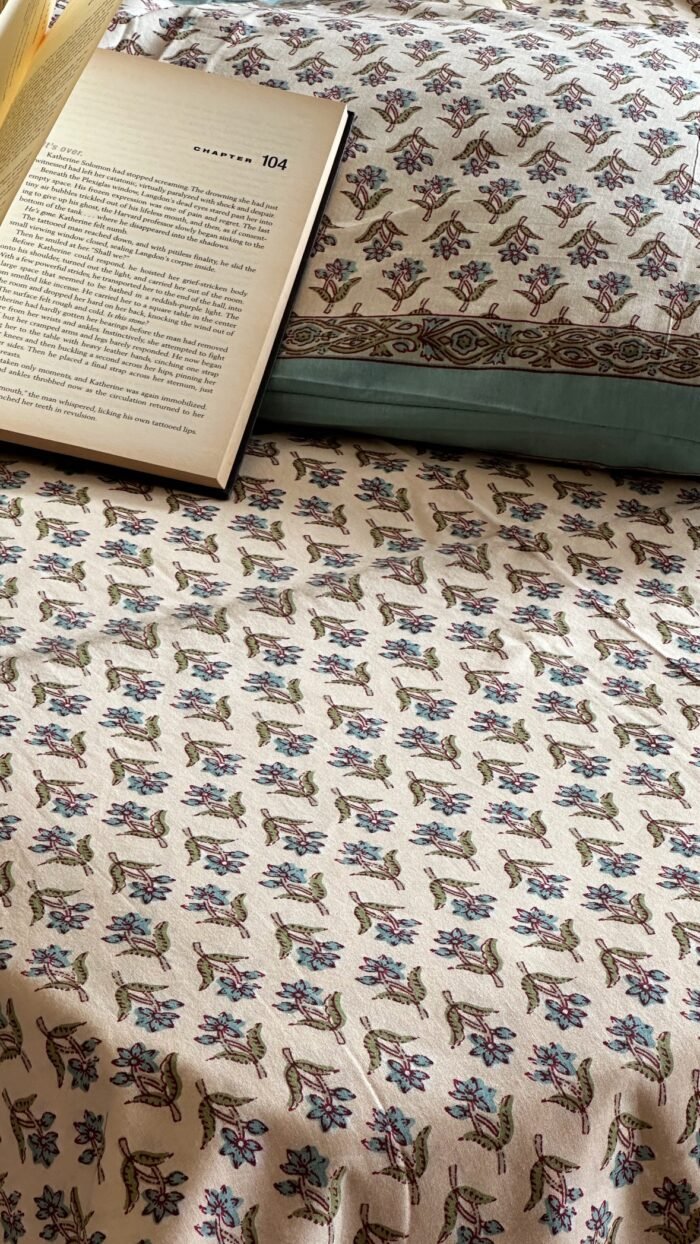 Phool Bagh Ivory Base Cotton Bedsheet - Image 3