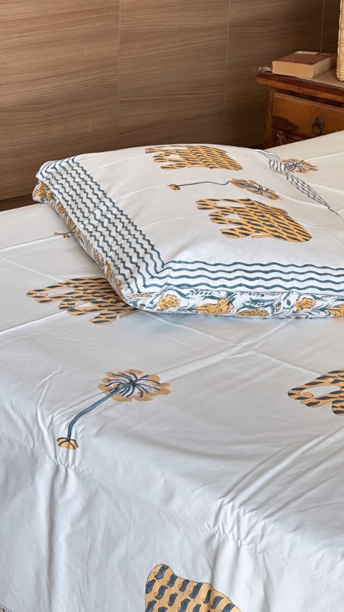 d0ea21ea-d6ff-4d5c-8029-a734b28773ef Gulzaar Super King Size Bedsheet - Image 1