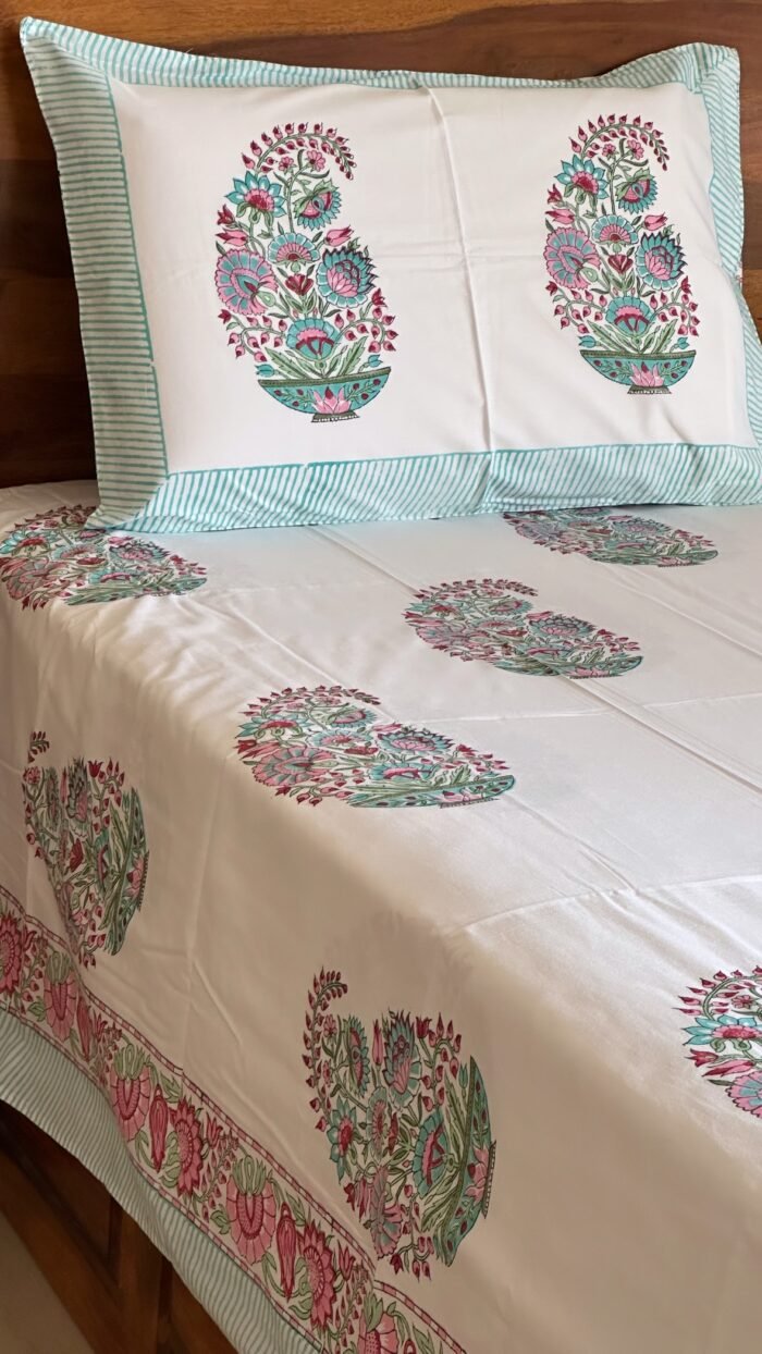 e61dc3e4-daa1-4915-9534-b14a161abecb Gulzaar Super King Size Bedsheet - Image 6