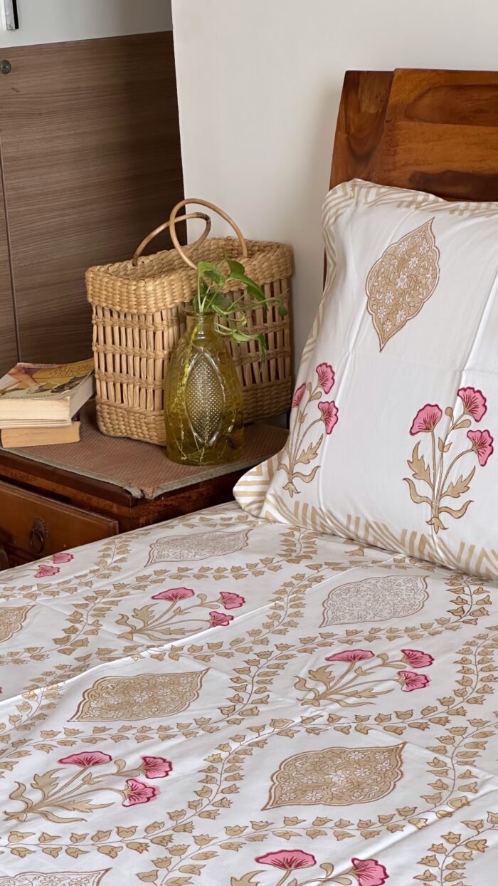 ec5e1ae5-5d84-4a54-9399-6d6f3c837908 Gulzaar Premium Super King Size Bedsheet - Image 1