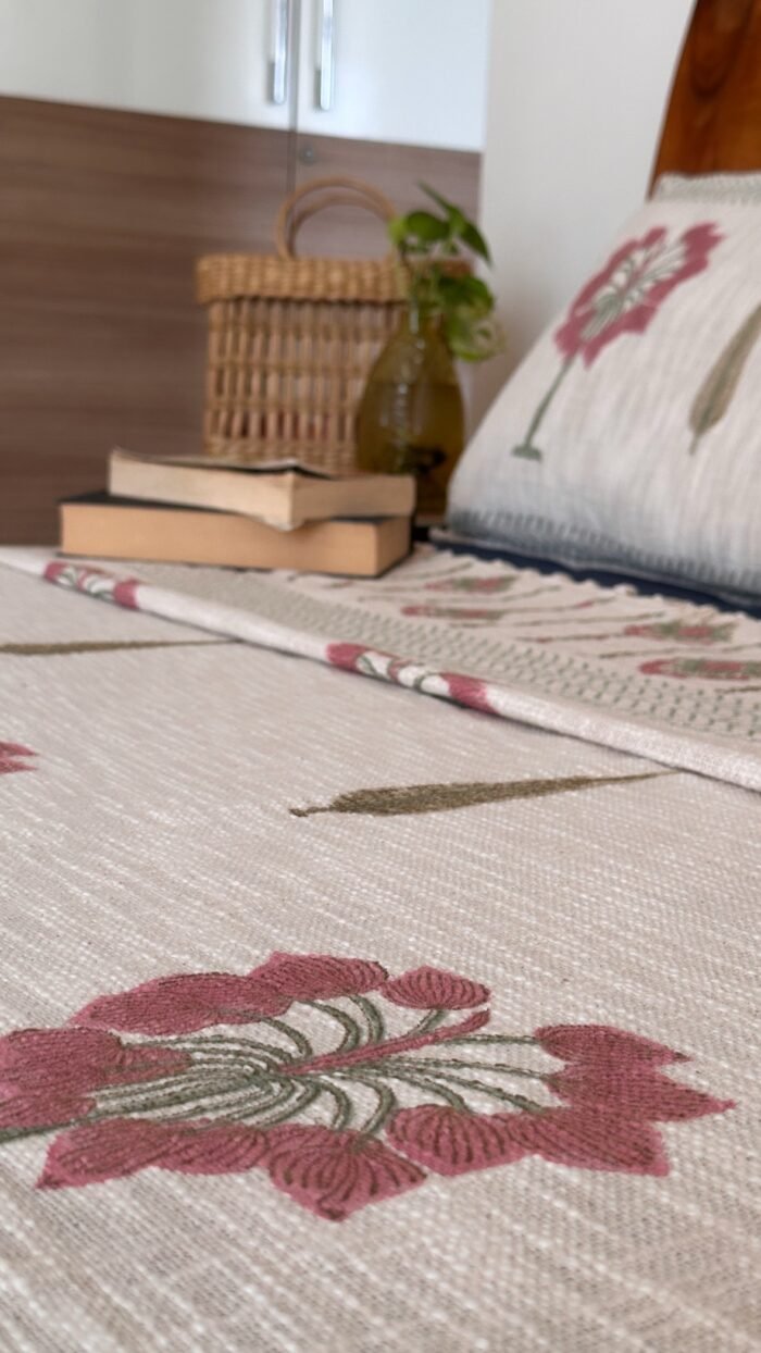 86600beb-2eae-4a06-825b-ef883267642a Gulfam Handwoven premium Super King Size Bedcovers - Image 2