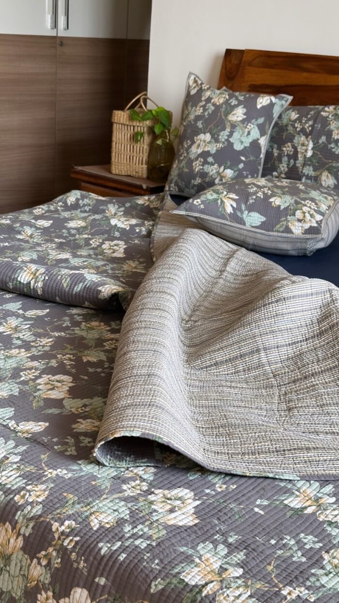 8dde682b-eeaf-4d99-94aa-be23e0f89e07 Parv 5 Piece Premium Bedding Set - Image 6