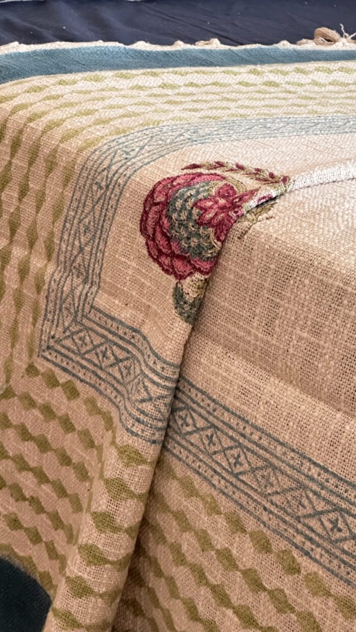 9307affc-4b3c-4263-aa61-9bdbef590a27 Falak Handwoven Super king Size Handblocked Bedcover - Image 7