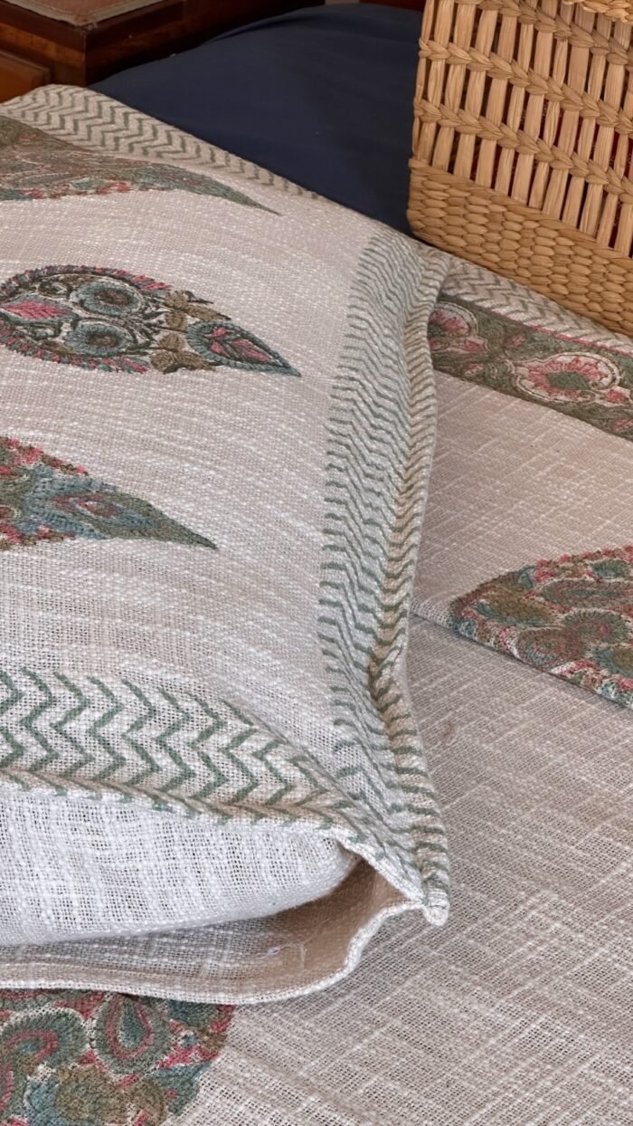Mehreen Handwoven Premium Super King Size Bedcover - Image 7