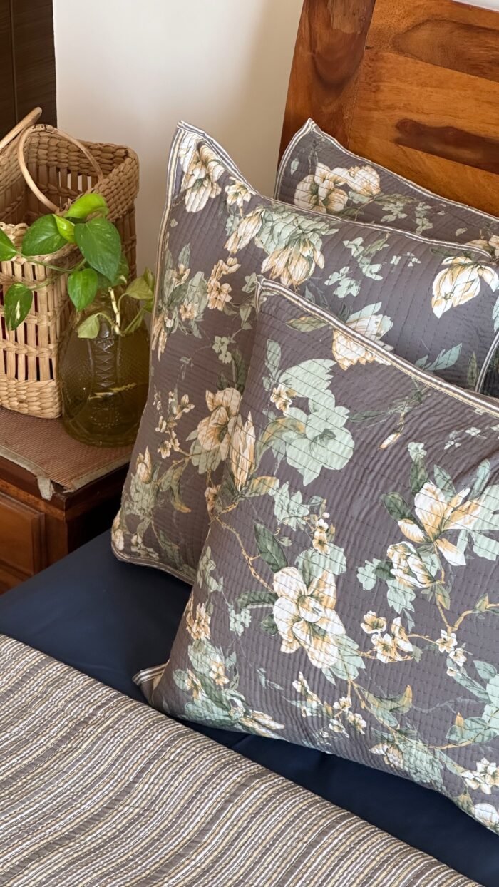 acd22ea6-c783-4f0e-8047-25d2f25749ff Parv 5 Piece Premium Bedding Set - Image 2