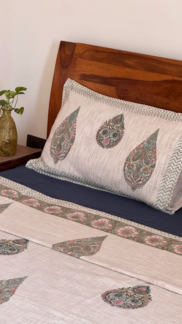 Mehreen Handwoven Premium Super King Size Bedcover - Image 5