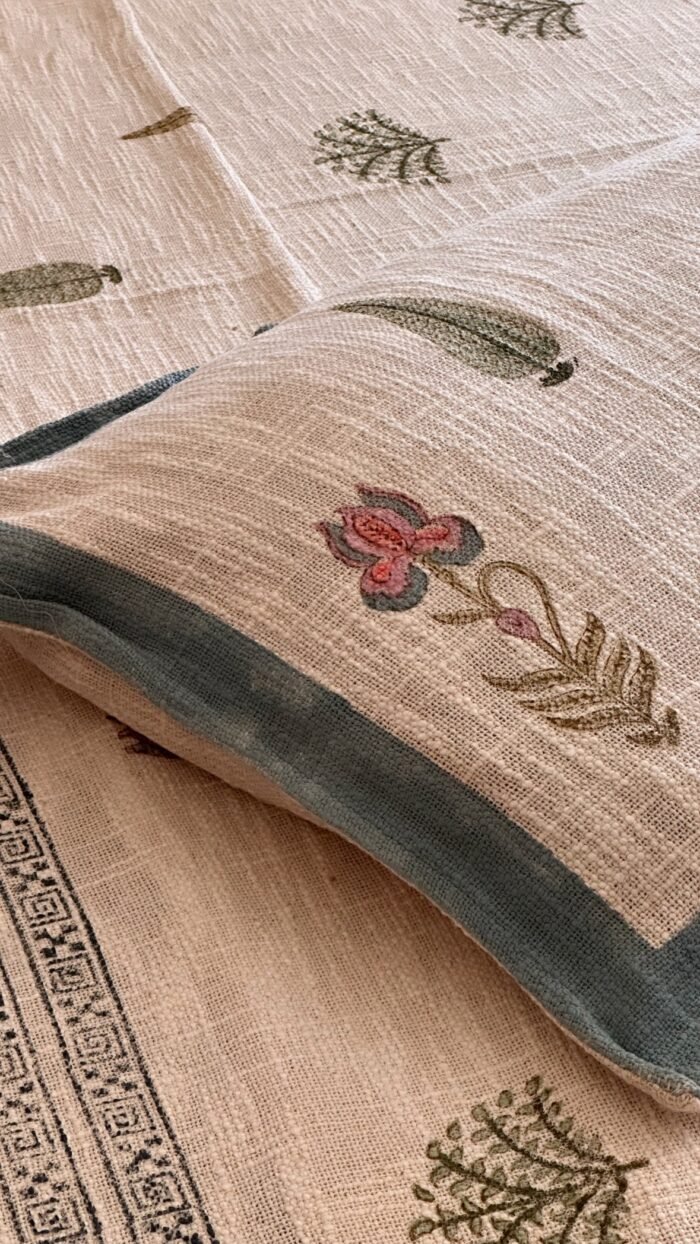 Gaj Motif Super King Size Bedcover - Image 3