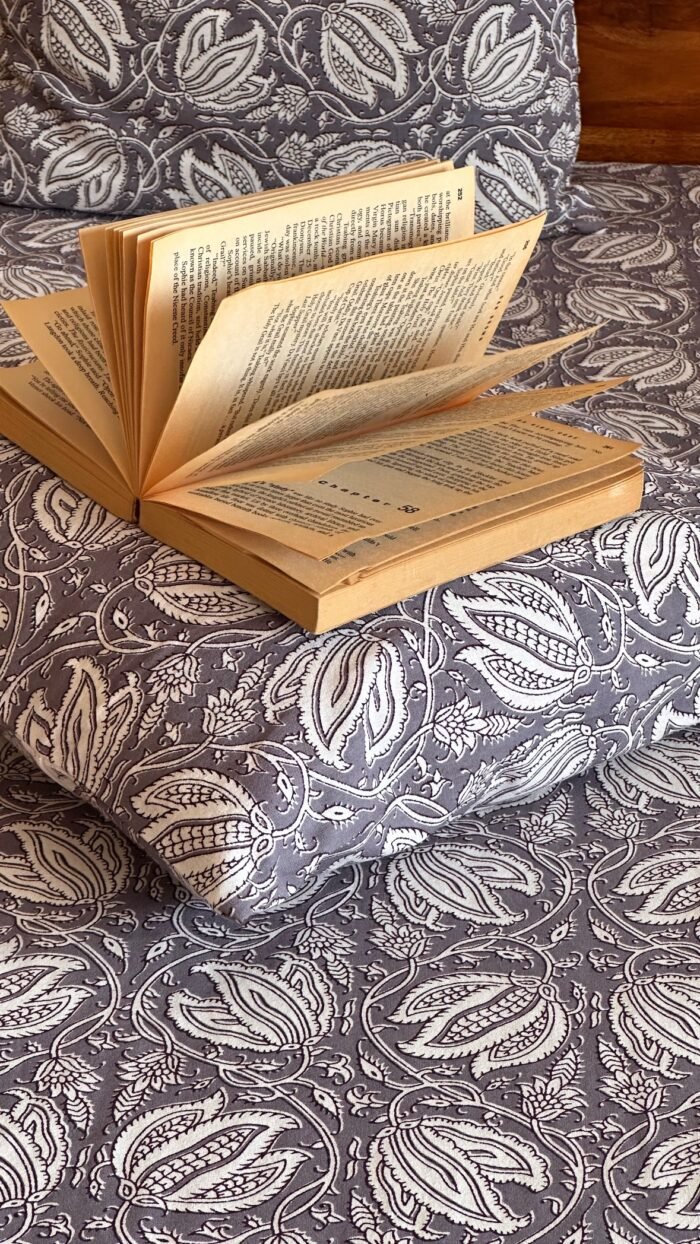 Jalaz Diwan Set-8 piece Set - Image 2