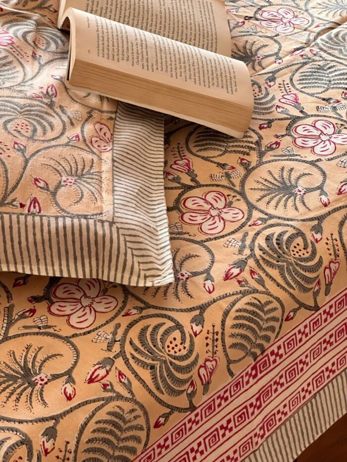 img_4574 Mugal Jaal Super King Size Bedsheet - Image 4