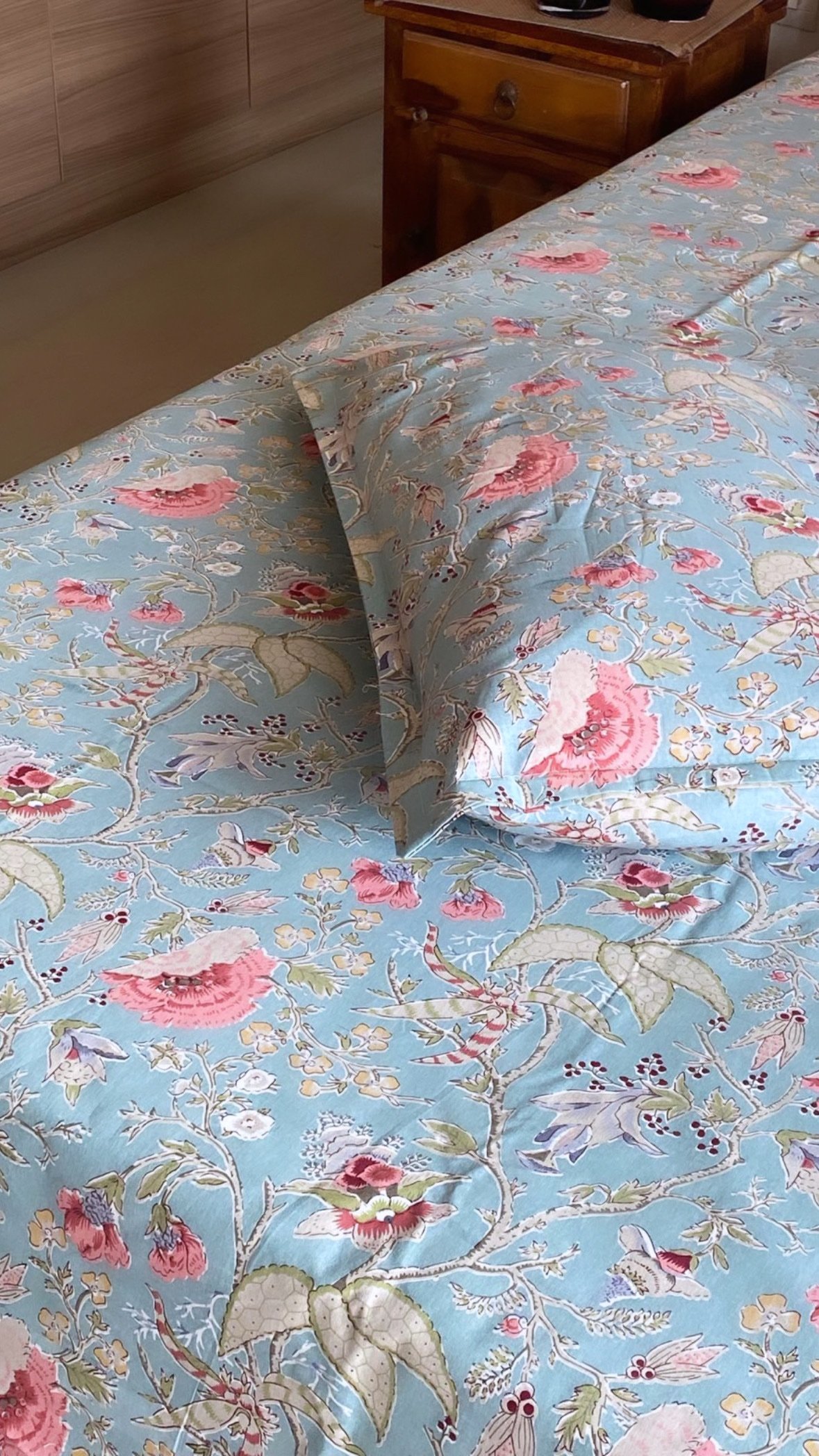 b6e0956d-0088-445c-ba6b-ac67aadad8b2 Jumbo Cotton Bedsheet - Image 1