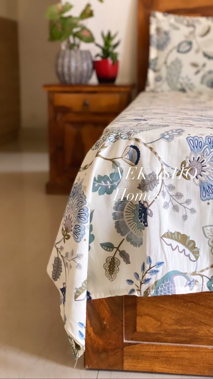 be65169a-7a66-4c30-88ea-dd53d394a4d9 Jumbo Size Floral Bedsheet - Image 1