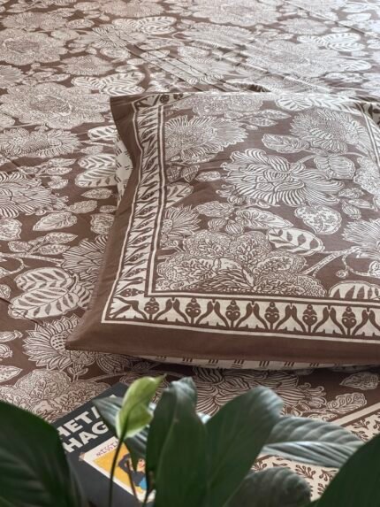 Madhu Super King Size Cotton Bedsheet