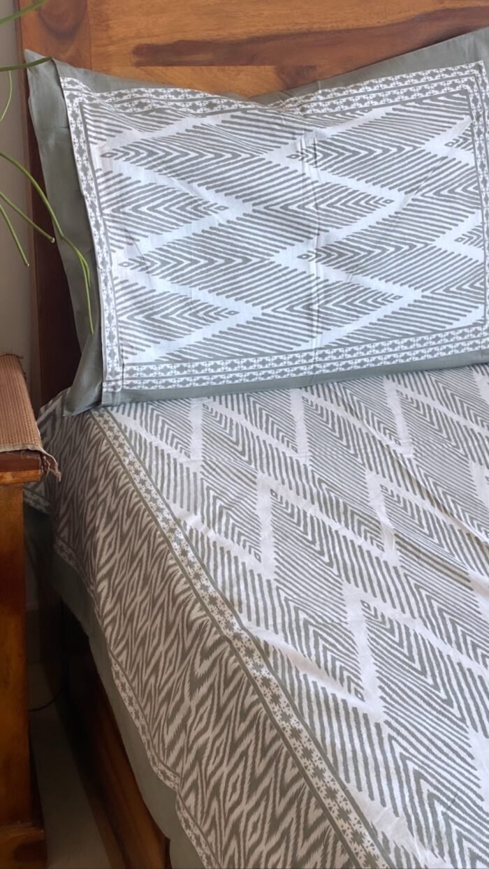Zig-Zag King Size Cotton Bedsheet - Image 3
