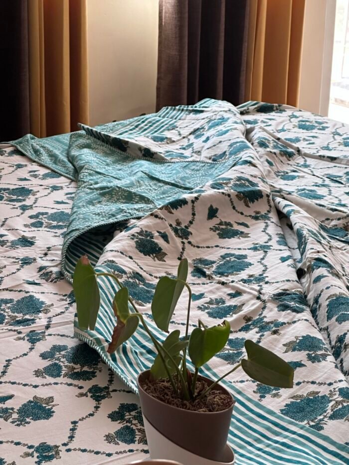 Gharaonda Bedding Set - Image 2
