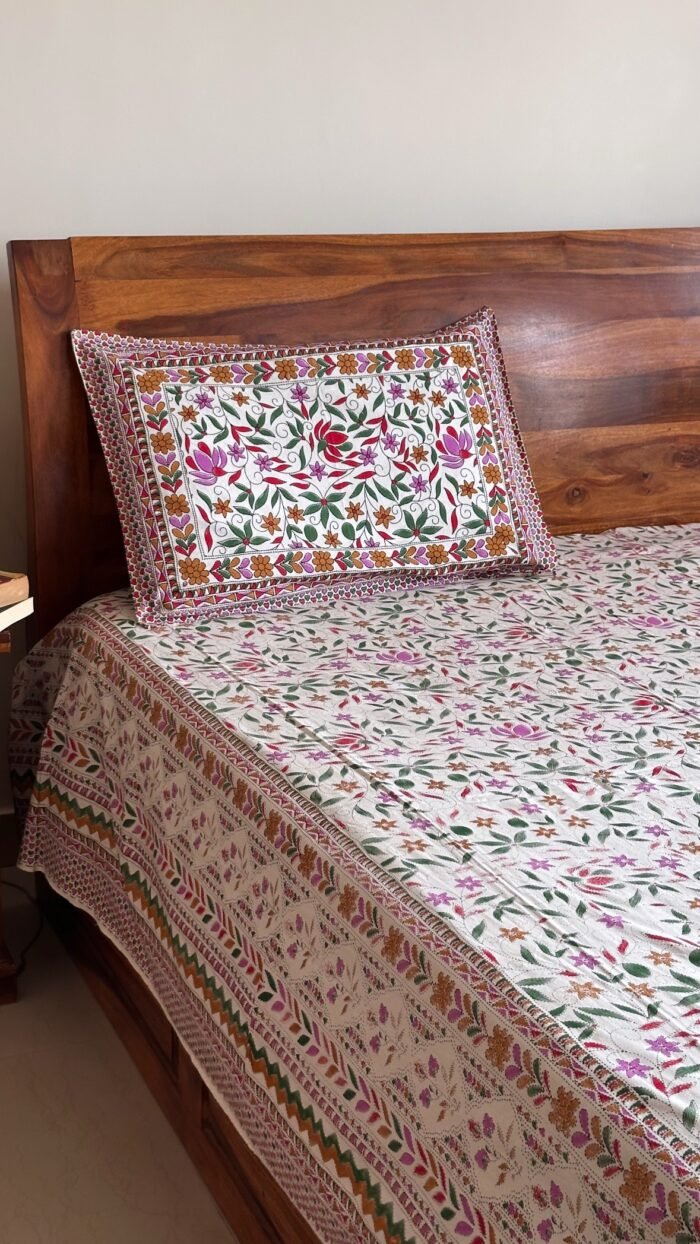 30177333-4cf3-4a15-86d7-86e9d8be3668 Rangoli Super King Size Cotton Bedsheet - Image 7