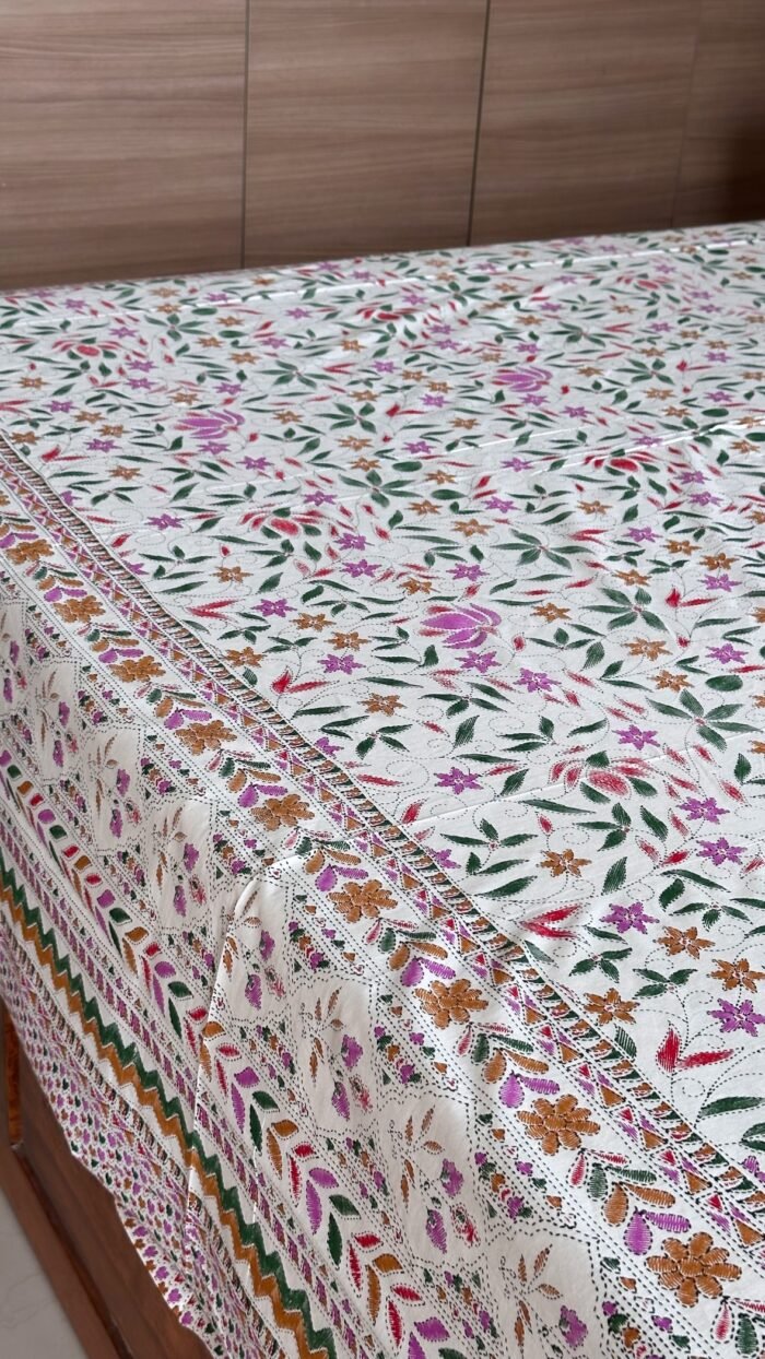 8591a683-d806-4fdf-a782-6e417d9b0a56 Rangoli Super King Size Cotton Bedsheet - Image 2