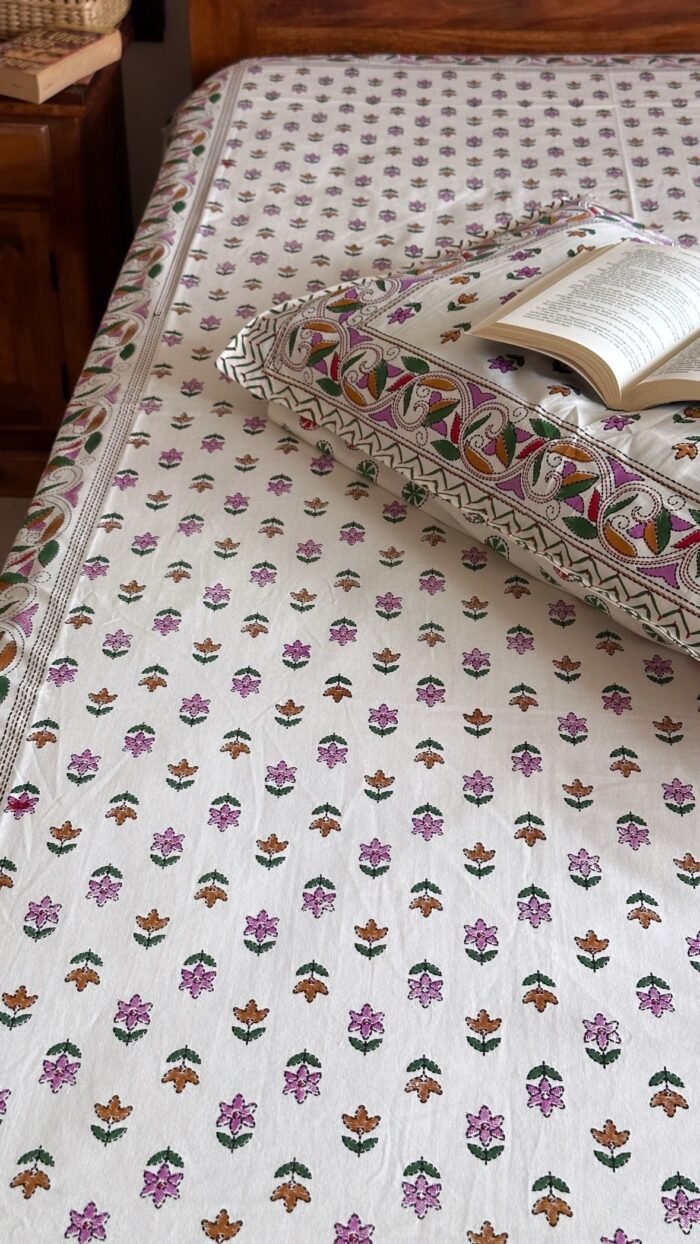 9e5ba671-4a4f-4845-a24c-a18037a2ebc3 Rangoli Super King Size Cotton Bedsheet - Image 3