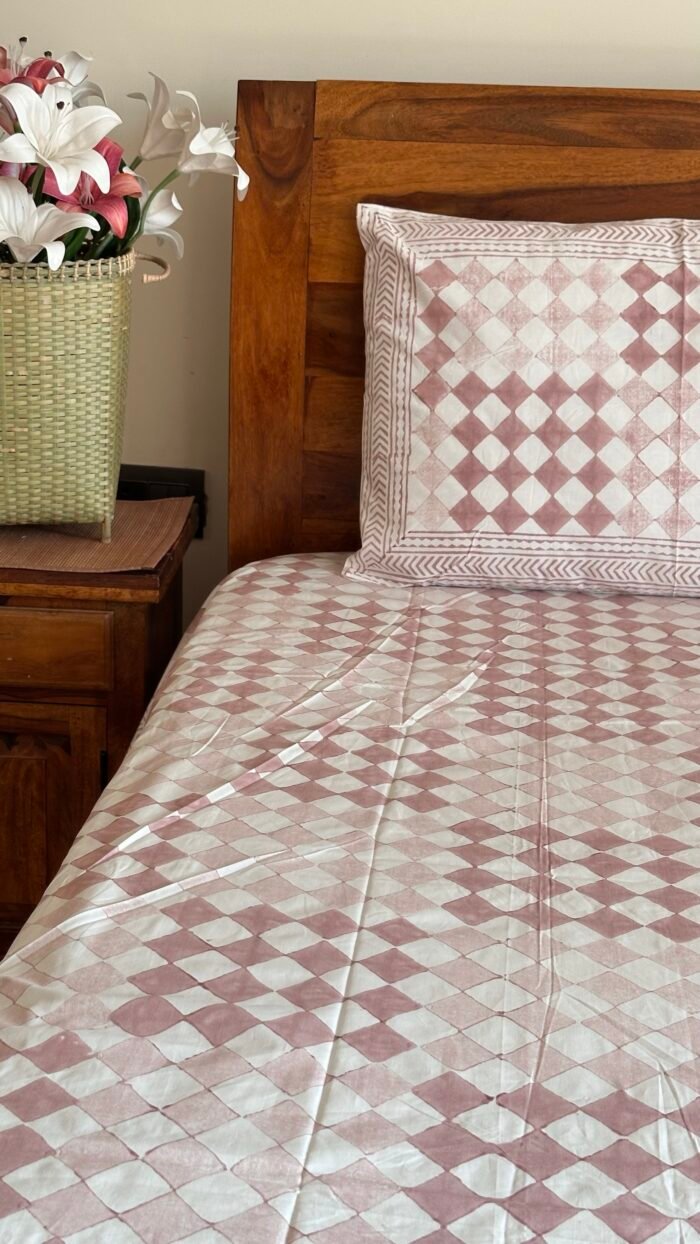 Pink Geomagnetic Premium King Size Bedsheet - Image 6